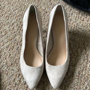 OLD NAVY NUDE HEELS size 8